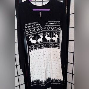 White Mark Black Knit Sweater